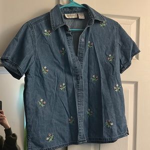Short- sleeve button-up embroidery